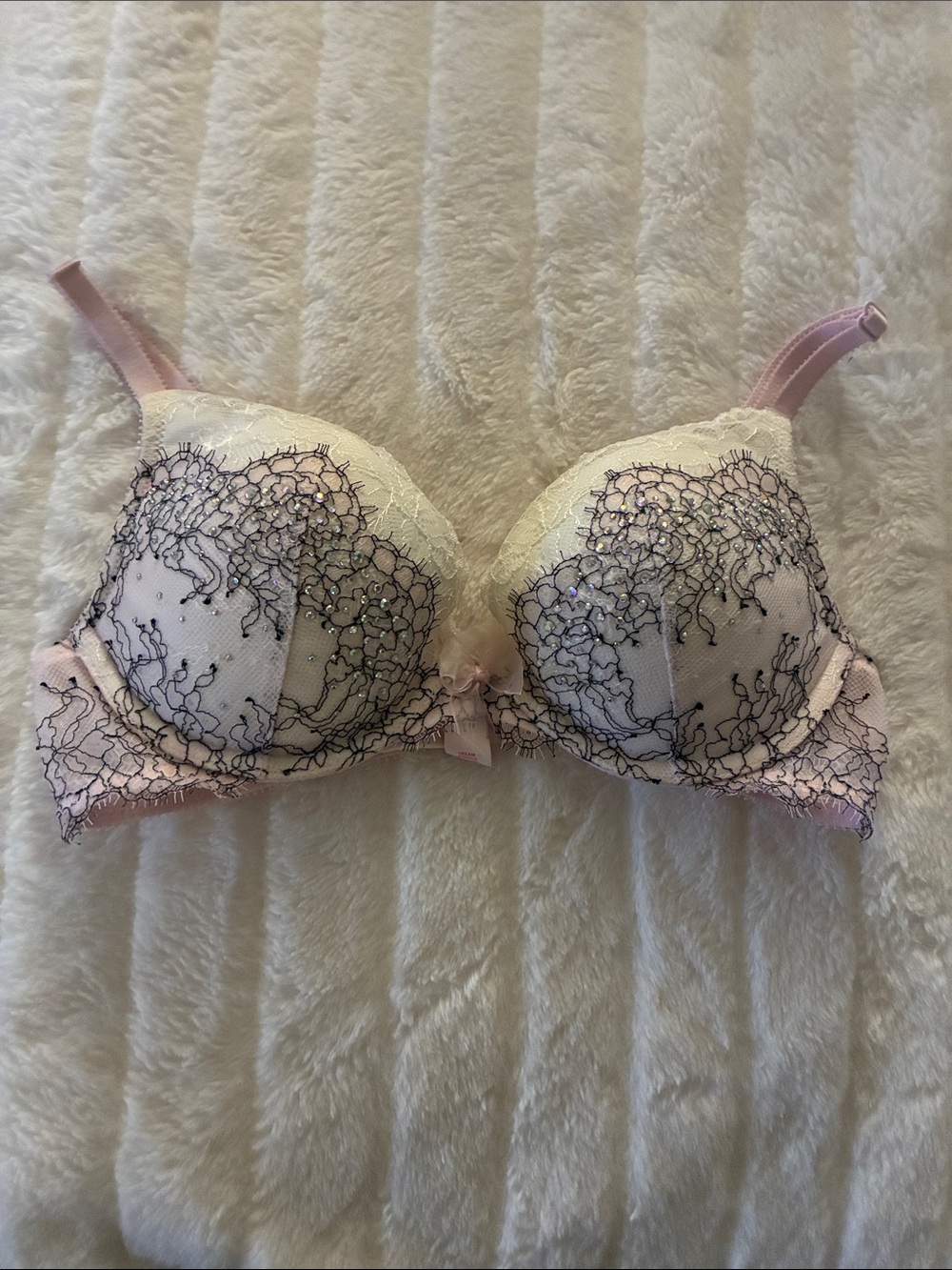 Victoria's Secret Cream and Light Pink Lace Embroidered Underwire Bra
